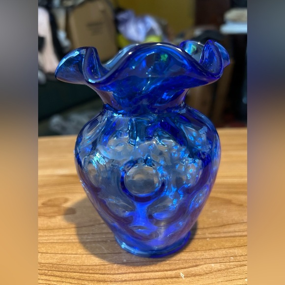 Fenton Cobalt Blue Coin Dot Vase with Ruffled Top Rim - Picture 1 of 3